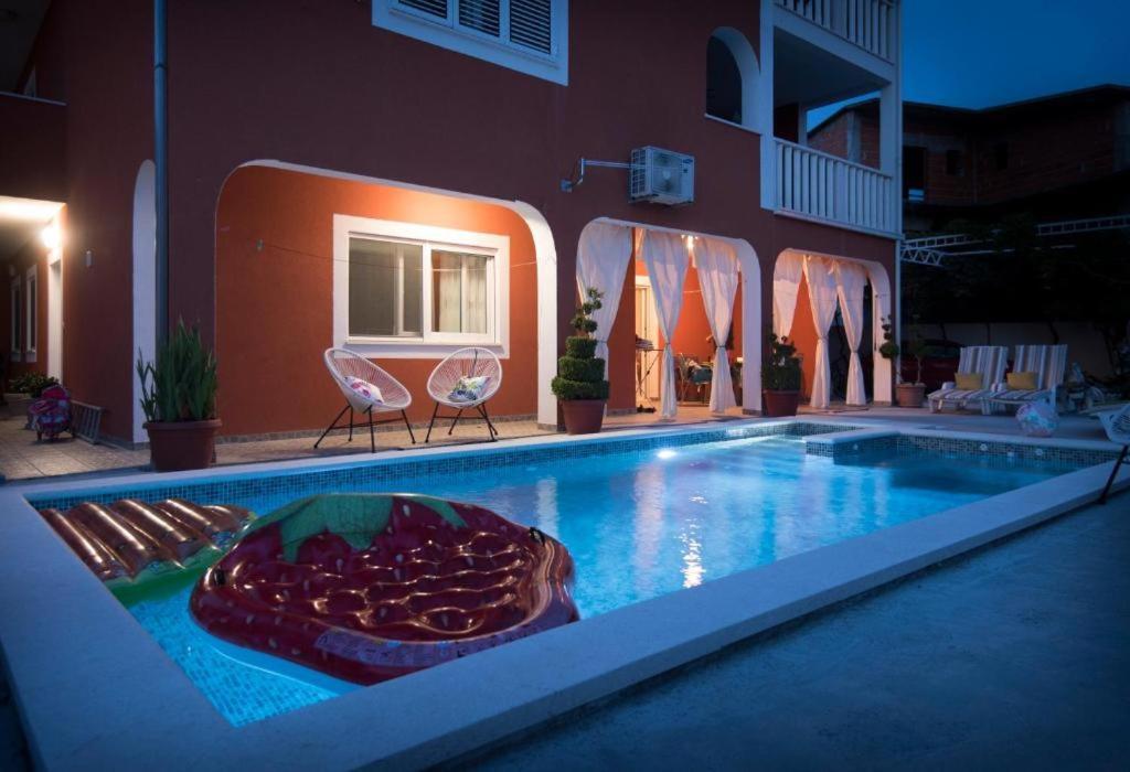 Villa J&J Apartments Residence With Swimming Pool Podstrana Exterior foto